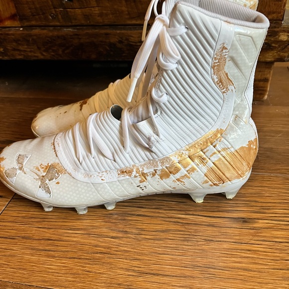 Under Armour football cleats - Picture 2 of 5